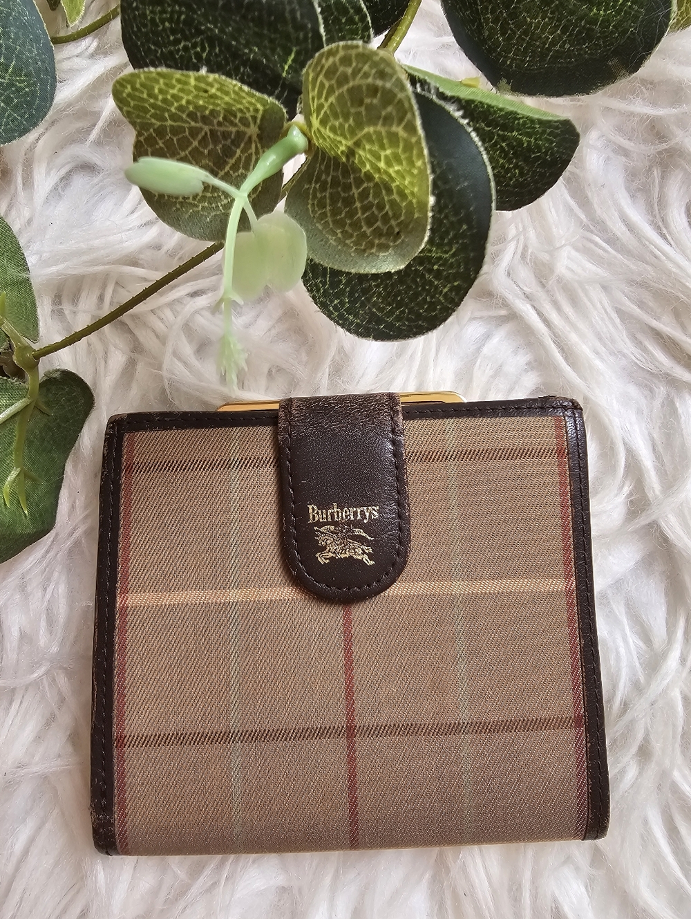 Burberry: VINTAGE 90's Preloved Wallet - Picture 10 of 10